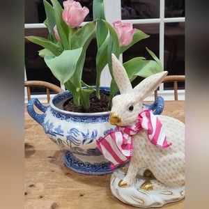 Herend Lerge Rabbit on stand. Butterscotch Yellow color.